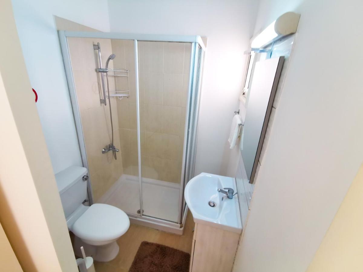 Off Course Seaview Apartment Larnaca Extérieur photo