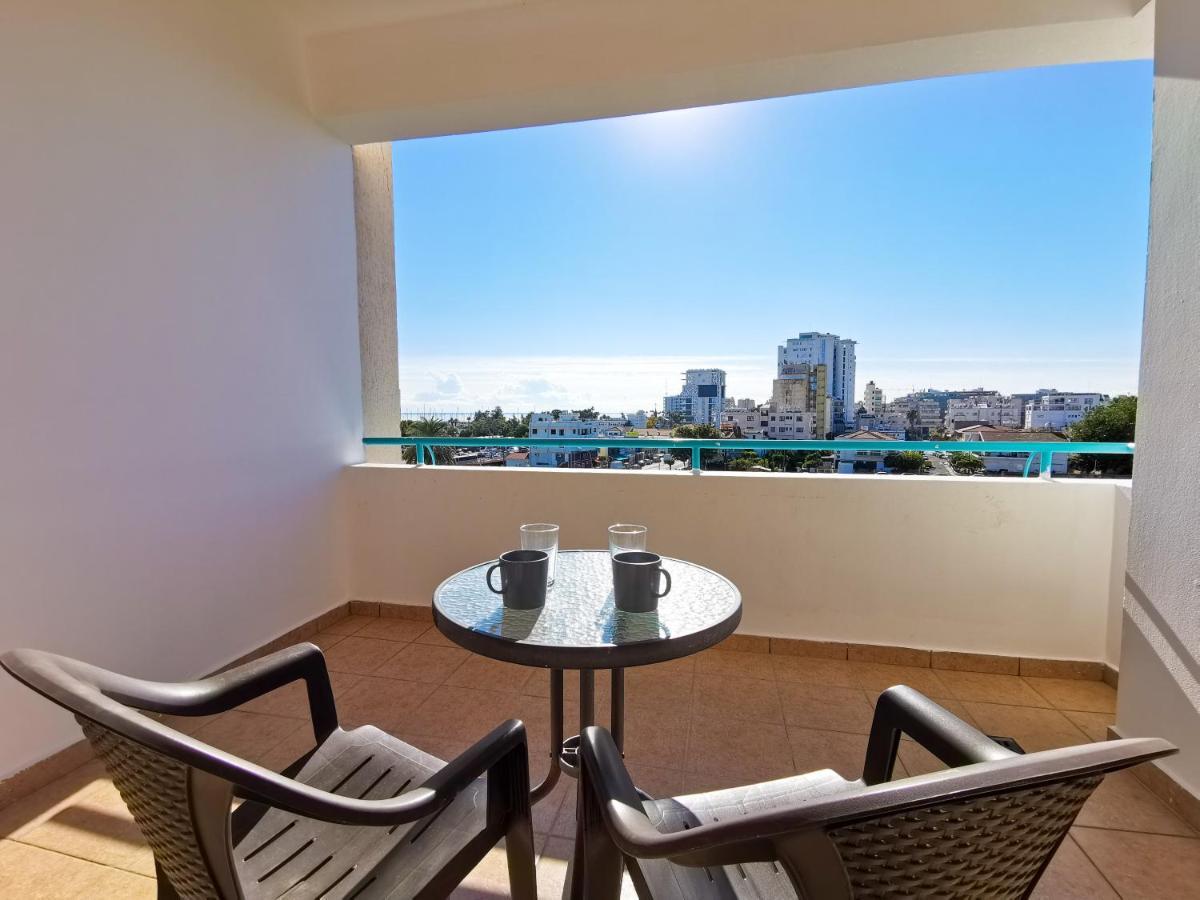 Off Course Seaview Apartment Larnaca Extérieur photo