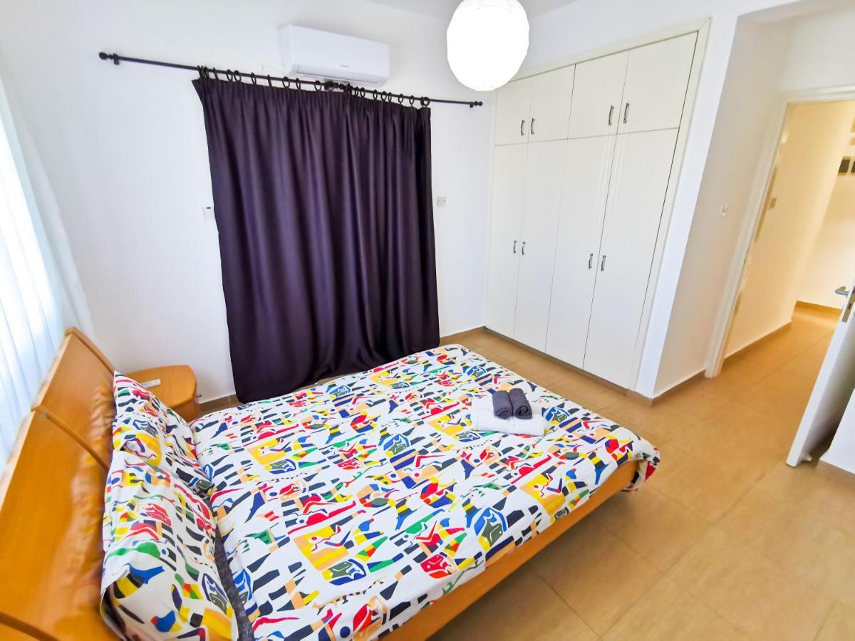 Off Course Seaview Apartment Larnaca Extérieur photo